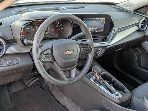 New 2026 Chevrolet Trax LS w/ LS Convenience Package FWD image 8