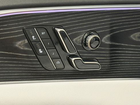 Used 2024 Cadillac Lyriq Luxury RWD image 21
