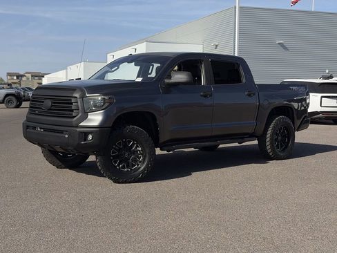 Used 2019 Toyota Tundra Limited w/ Limited Premium Package AWD/4WD image 3