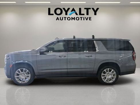 Used 2022 Chevrolet Suburban High Country image 2