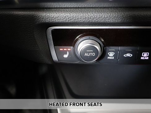 Used 2025 Audi Q3 2.0T Premium image 8