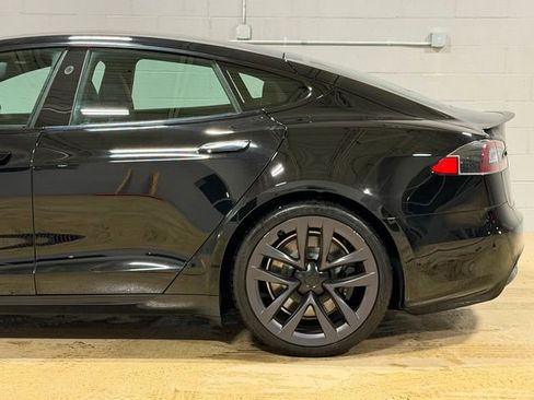 Used 2021 Tesla Model S Plaid image 9