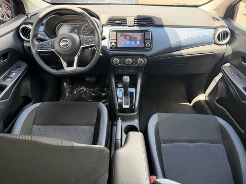 Used 2025 Nissan Versa SV FWD image 39