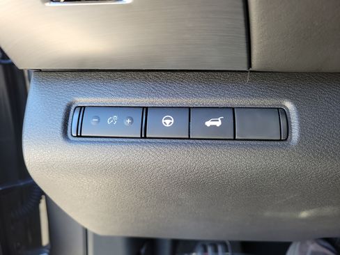Certified 2025 Nissan Pathfinder SL w/ SL Premium Package FWD image 30