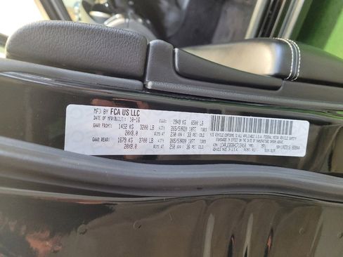 Used 2017 Jeep Grand Cherokee Limited w/ Luxury Group II RWD image 33