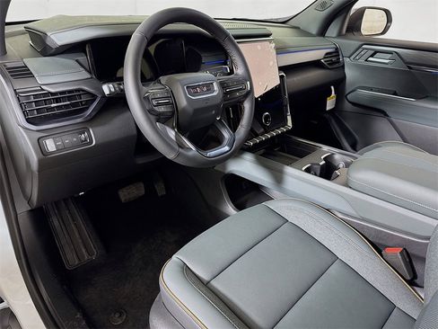 New 2026 GMC Acadia AT4 w/ Luxury Package image 5