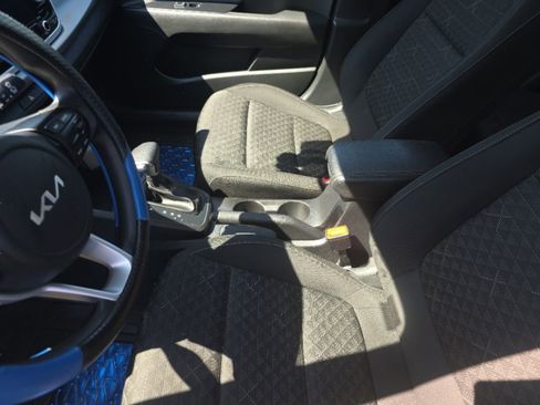 Used 2023 Kia Rio S FWD image 11