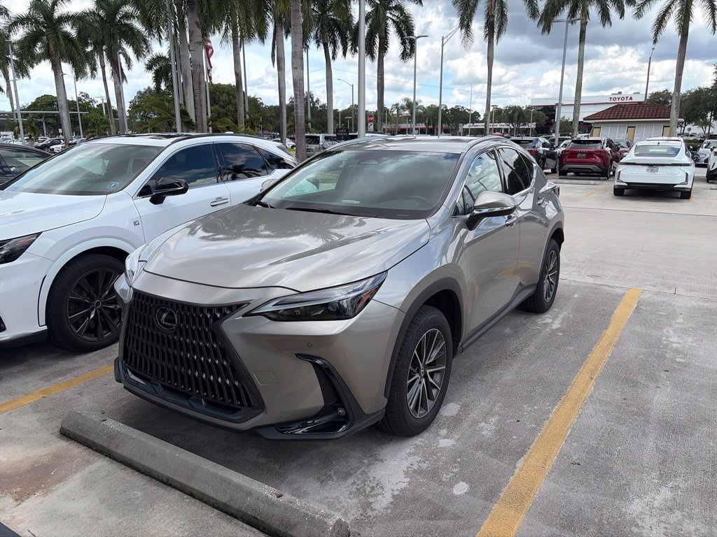 Used 2025 Lexus NX 250 FWD w/ Accessory Package (Z2) image 3