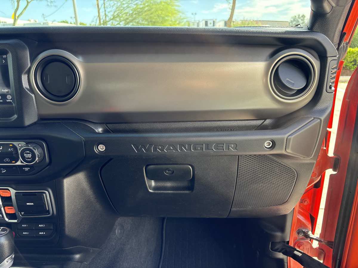 Used 2018 Jeep Wrangler Unlimited Sport S AWD/4WD image 17