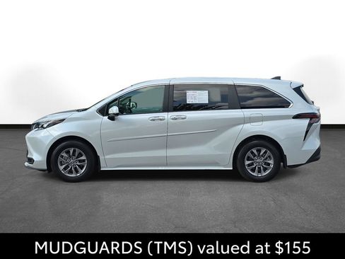 Certified 2025 Toyota Sienna XLE AWD/4WD image 11