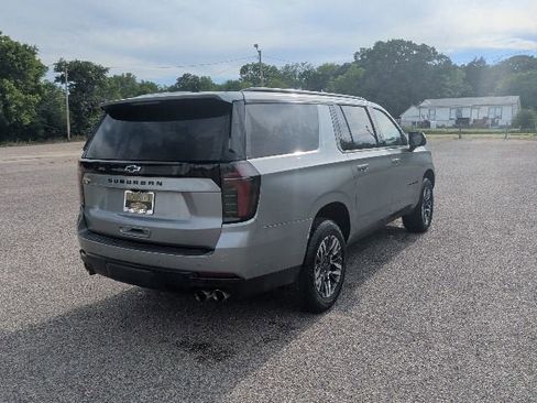 Certified 2025 Chevrolet Suburban Z71 AWD/4WD image 5