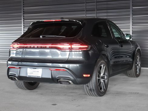 Used 2025 Porsche Macan image 10