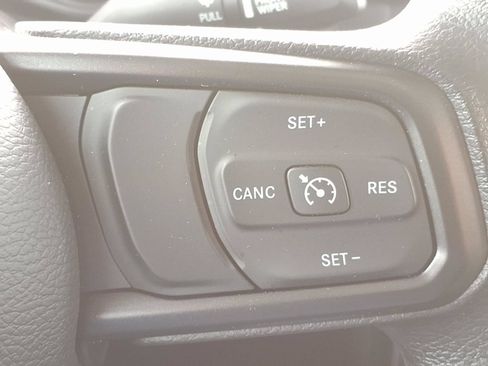 Used 2025 Jeep Gladiator Mojave AWD/4WD image 14