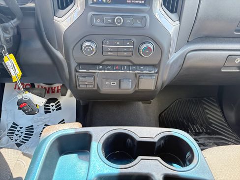 Used 2022 Chevrolet Silverado 2500 Custom w/ Custom Value Package RWD image 18