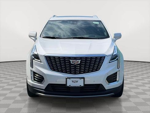 Used 2022 Cadillac XT5 Premium Luxury w/ Technology Package AWD/4WD image 2