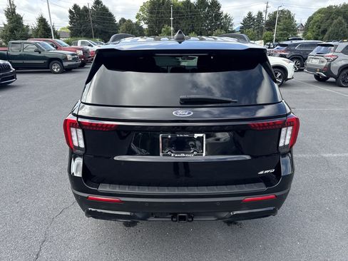 Used 2025 Ford Explorer ST-Line w/ ST-Line Street Pack AWD/4WD image 29