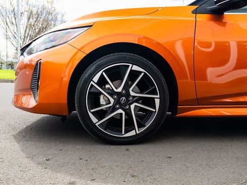 Certified 2025 Nissan Sentra SR w/ SR Premium Package image 7