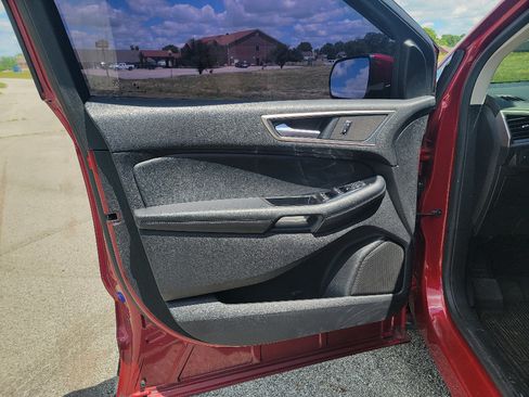 Used 2020 Ford Edge SEL FWD image 9