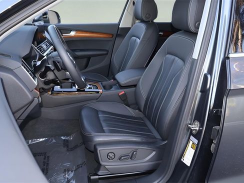 Used 2023 Audi Q5 2.0T Premium Plus w/ Premium Plus Package image 11