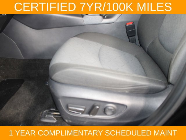 Used 2025 Toyota RAV4 XLE AWD/4WD image 18
