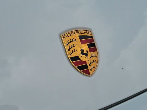 Used 2022 Porsche Cayenne AWD/4WD image 9