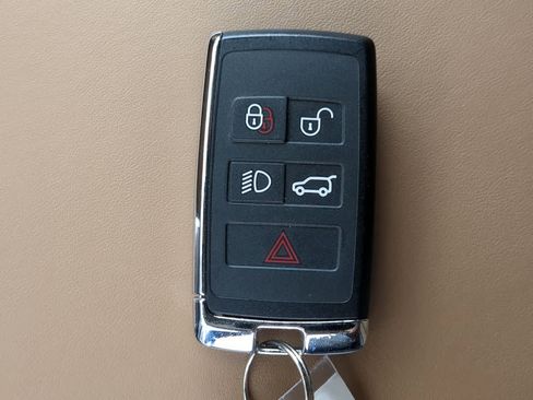 Used 2025 Land Rover Range Rover Long Wheelbase SE image 36