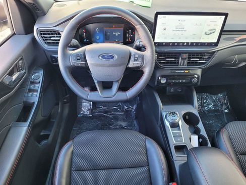 Used 2024 Ford Escape ST-Line w/ Tech Pack #1 FWD image 8