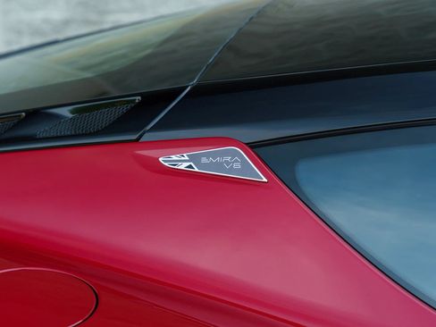 Used 2025 Lotus Emira RWD image 8