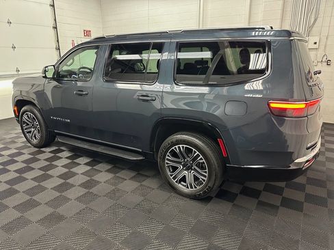 Used 2025 Jeep Wagoneer 4WD w/ Premium Group I image 6