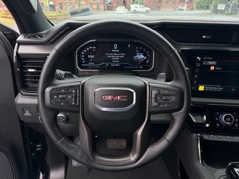 Used 2024 GMC Sierra 1500 AT4 w/ Technology Package AWD/4WD image 17