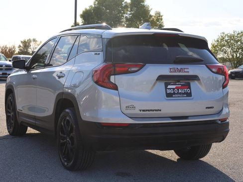 Used 2020 GMC Terrain SLE w/ Driver Convenience Package image 11