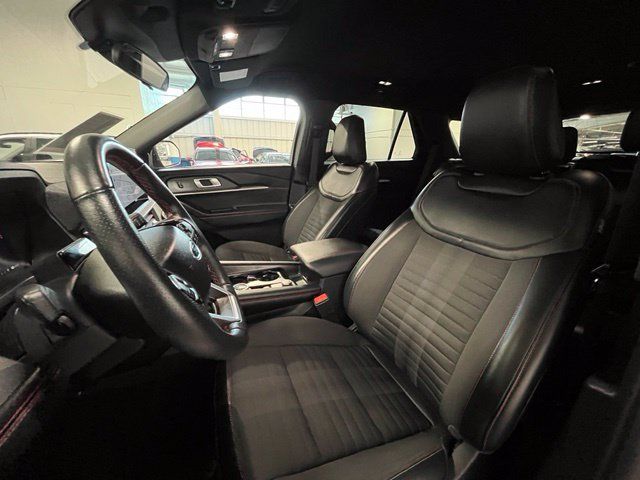 Used 2025 Ford Explorer ST-Line AWD/4WD image 21
