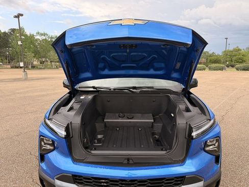 New 2026 Chevrolet Silverado EV LT w/ LPO, Utility Wall Package AWD/4WD image 17