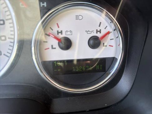 Used 2004 Ford F150 Lariat RWD image 12