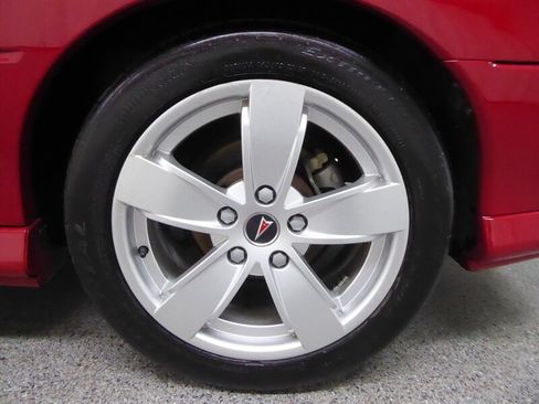Used 2004 Pontiac GTO w/ Limited Edition Pulse Red RWD image 28