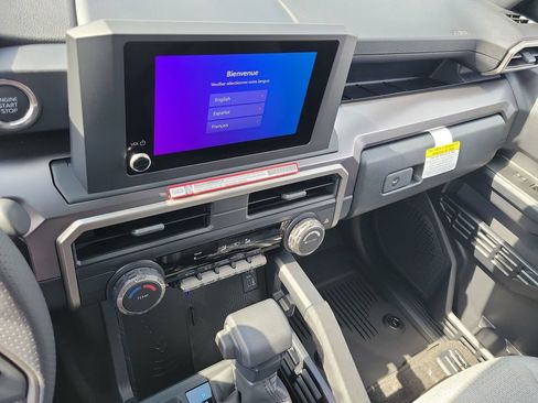 New 2026 Toyota 4Runner SR5 AWD/4WD image 14
