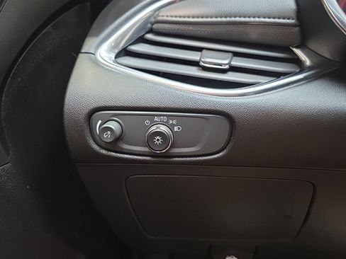 Used 2022 Chevrolet Malibu Premier FWD image 24