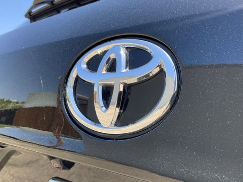 Used 2021 Toyota Highlander Limited FWD image 19