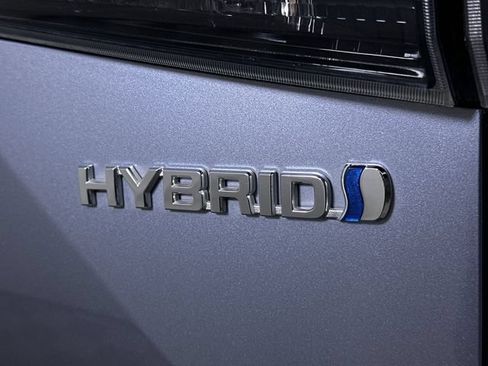 Used 2024 Toyota Highlander XLE AWD/4WD image 33