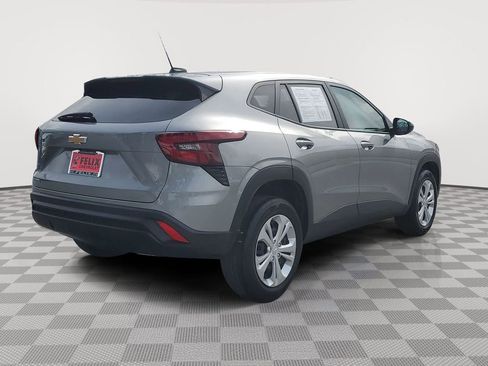 Used 2024 Chevrolet Trax LS w/ Driver Confidence Package image 3