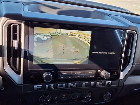 Certified 2025 Nissan Frontier SV image 6