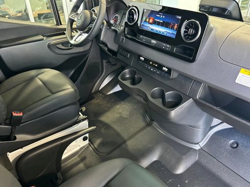 New 2025 Mercedes-Benz Sprinter 2500 image 15