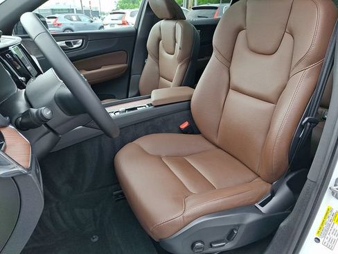 Certified 2023 Volvo XC60 B5 Plus w/ Climate Package AWD/4WD image 13