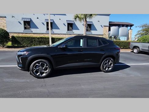 New 2026 Chevrolet Trax LT w/ Driver Confidence Package image 17