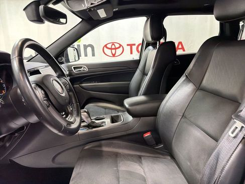 Used 2019 Jeep Grand Cherokee Altitude image 23