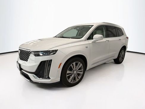Used 2024 Cadillac XT6 Premium Luxury w/ Technology Package AWD/4WD image 3