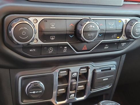 Used 2020 Jeep Gladiator Rubicon w/ Trailer Tow Package image 22