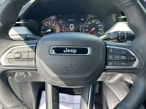 Used 2025 Jeep Compass Limited AWD/4WD image 35