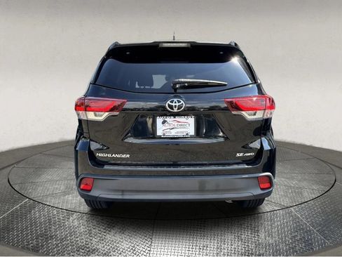 Used 2019 Toyota Highlander AWD V6 image 5
