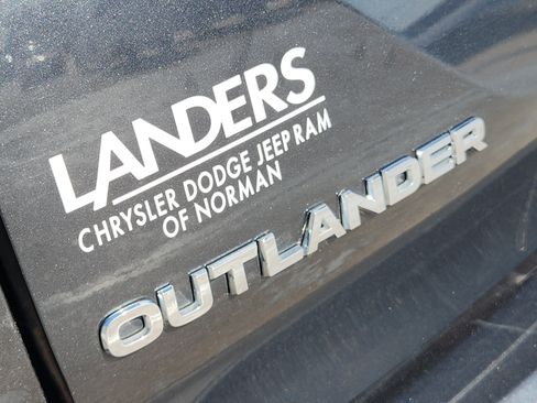Used 2025 Mitsubishi Outlander SE AWD/4WD image 12